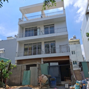 cua-hang-nhom-kinh-quan-tan-binh-giai-phap-toan-dien-cho-cong-trinh-hien-dai-chon-ngay-minh-phuoc